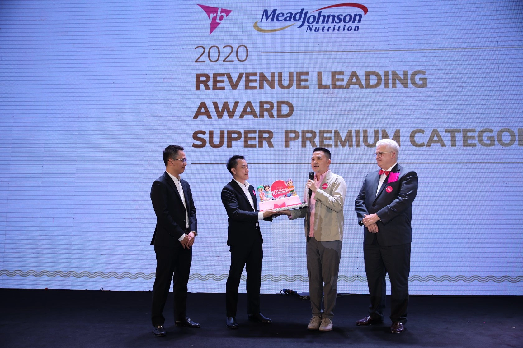 Mead Johnson Nutrition và Con Cưng: Cùng nhau mang lại sự khởi đầu tốt đẹp nhất cho trẻ em Việt