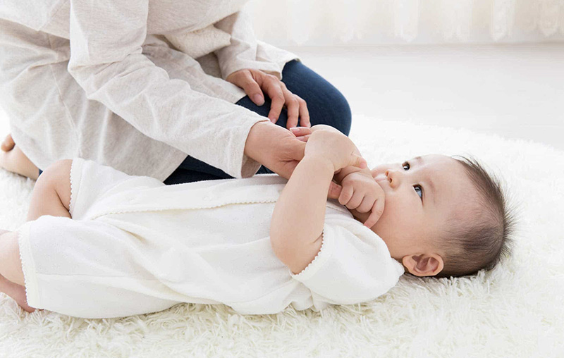 Mách ba mẹ cách trị nghẹt mũi cho bé tại nhà đơn giản & hiệu quả