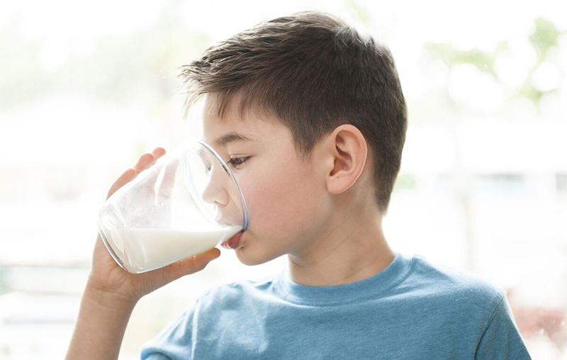 Bé uống sữa tăng chiều cao vào thời gian nào để đạt hiệu quả tối đa?